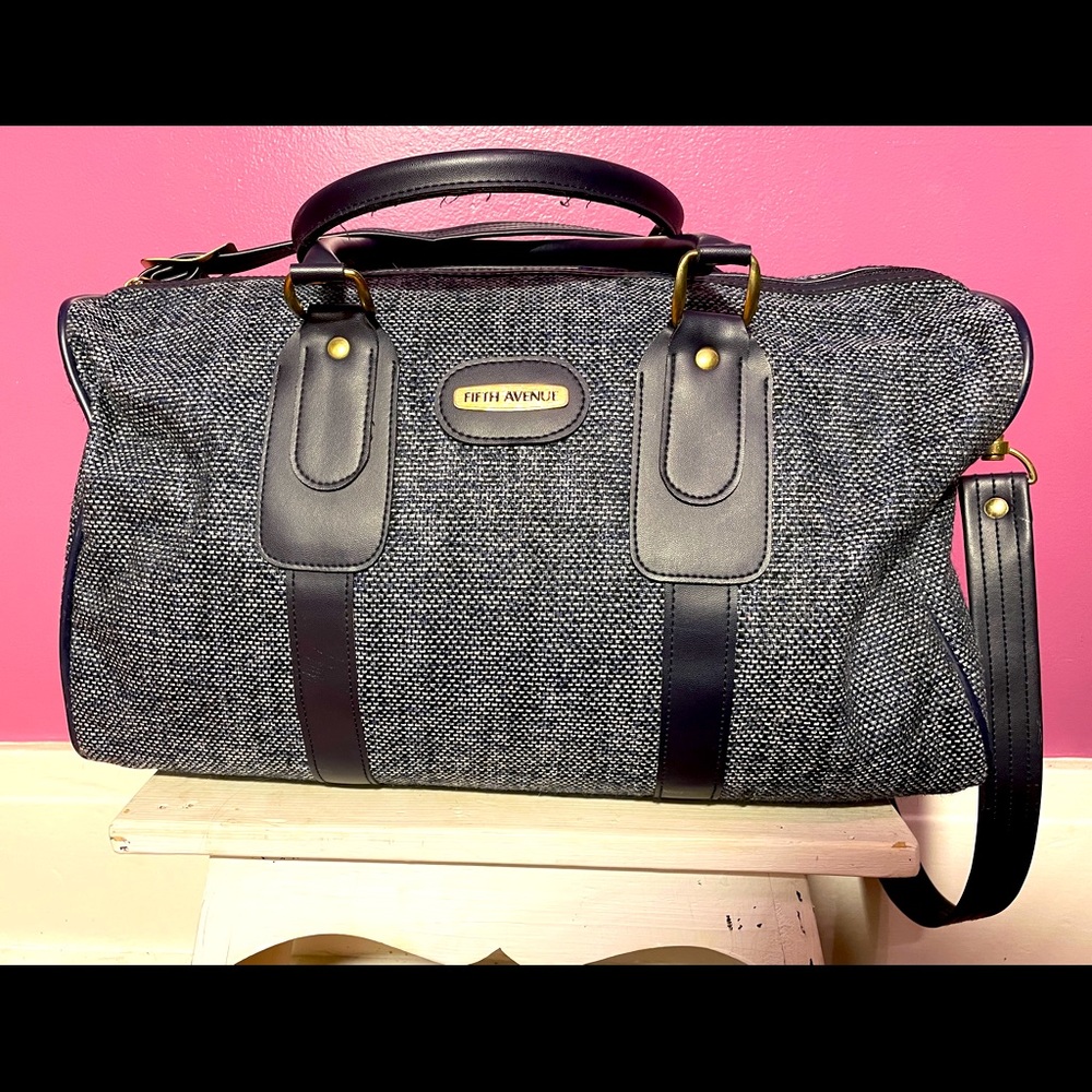 Vintage Sax on Fifth travel bag in excellent condition